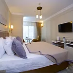 Ξενοδοχείο Vanilla & 3*